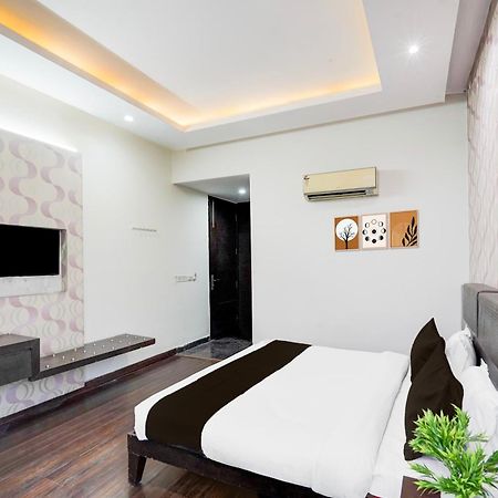 Super Townhouse Sector 51 Noida Near Metro Station Hotel Luaran gambar