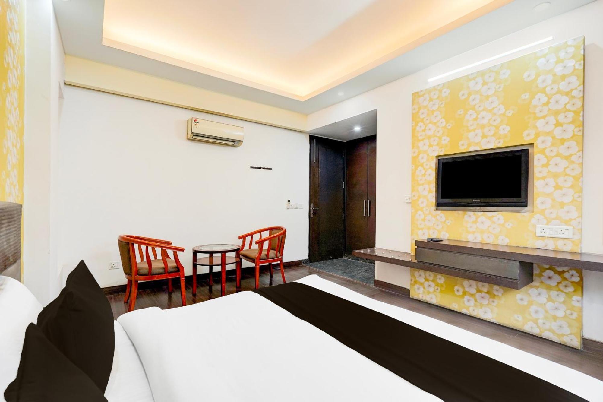Super Townhouse Sector 51 Noida Near Metro Station Hotel Luaran gambar