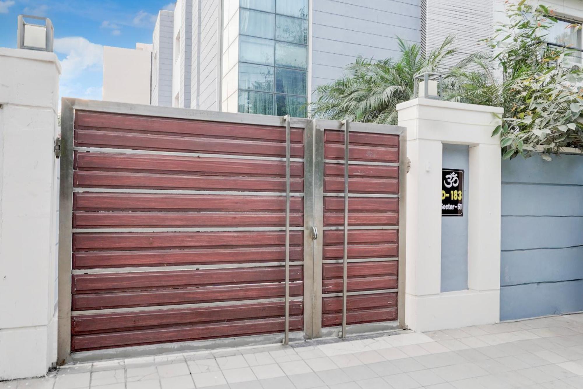 Super Townhouse Sector 51 Noida Near Metro Station Hotel Luaran gambar